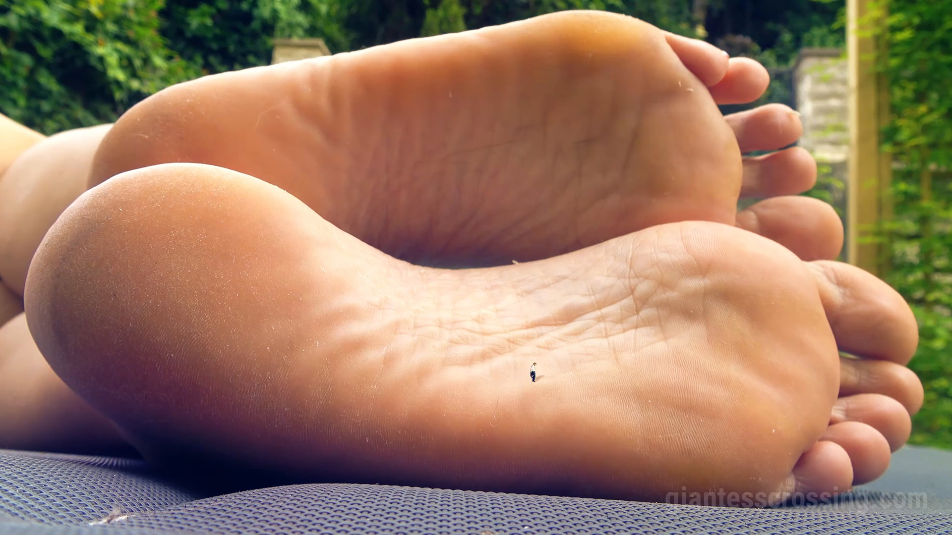 Giantess feet vr