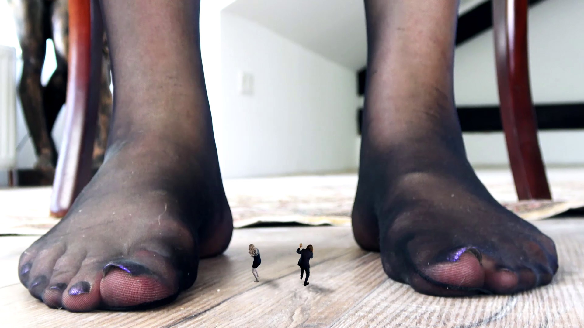 Giantess foot crush